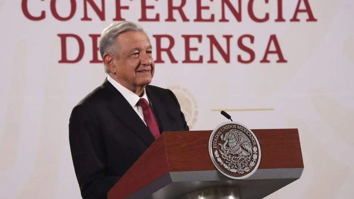 Encuentro con padres de los 43 fue para explicarles cambió de fiscal AMLO